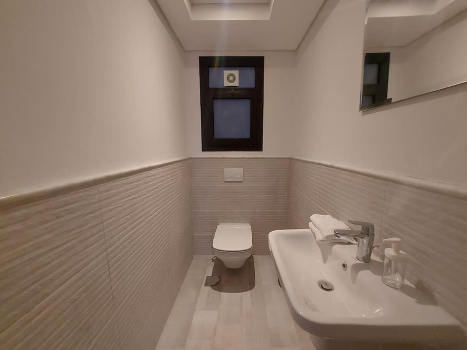Stunning 2 Bdr With Garden In Festival Apartment *